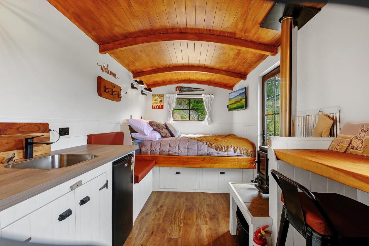 The Shepherds Hut - Boutique Retreat. Hanmer Springs Exterior photo
